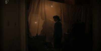 Excuse me. - Agatha and the Midnight Murders