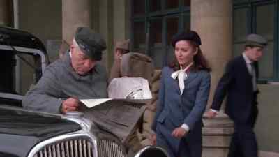 Excuse me, sir.
Do you know a hotel? - The Other Side of Midnight