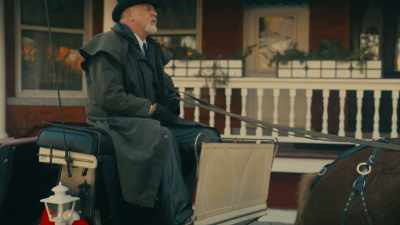 Excuse me, sir,
is there any chance - Christmas at the Holly Hotel