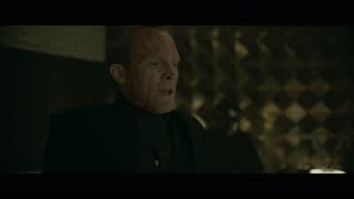 Excuse me, sir. - Solo: A Star Wars Story