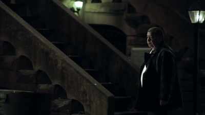 - Excuse me, sir, take a step back.
- Sorry. - The Night Of