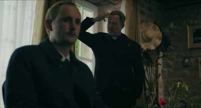 - Excuse me, what?
- Exactly. - Monsieur Spade