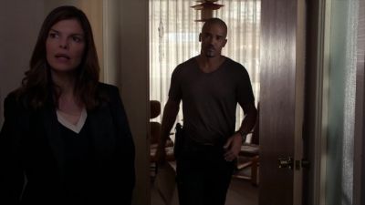 -Excuse me.
-Yeah. - Criminal Minds