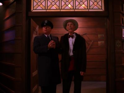 Excuse us. - Twin Peaks