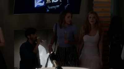 Excusez-moi. - Famous in Love