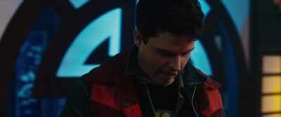 [exhales sharply]
Come on, Joel. Come on. - Vicious Fun