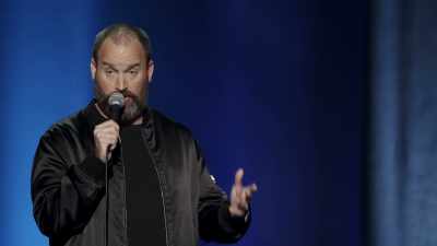 Există. Încercaţi
să-l observaţi la plecare. - Tom Segura: Disgraceful