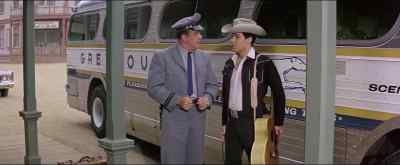 - Expecting somebody?
- Yeah, it looks like I've been stood up. - Tickle Me