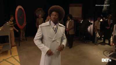 ♪ Experience in love preferred ♪ - American Soul