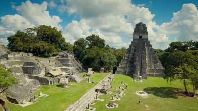 Experts thought they
knew Tikal inside out. - Lost Treasures of the Maya