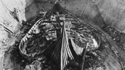 ..exploring the discovery of the
world's oldest - Raiders of the Lost Past with Janina Ramirez