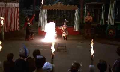 (explosions thudding)
(audience laughing) - Vampire Circus