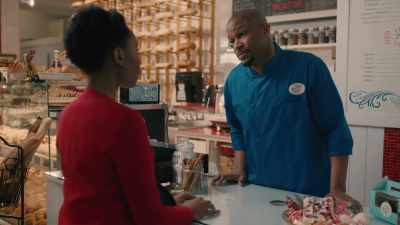 Exposure on  All-Starr
 Bake Wars  will help
guarantee investors. - The Great Holiday Bake War