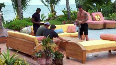 EXPRESSING THEIR FEELINGS. - Love Island