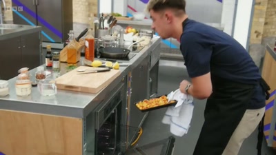 ..face the kitchen, - Young Masterchef