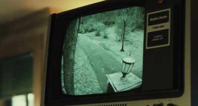 {\fad(250,250)}HARLAN: To avoid
the security cameras, - Knives Out