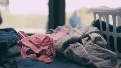  [faint pop music] - Phrogging: Hider in My House