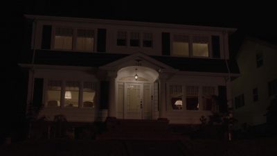 [faint shouting] Laura! - Twin Peaks