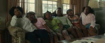 -Family meeting.
-[VCR clicking] - King Richard