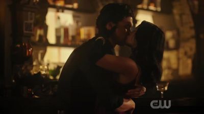 Fangs, my dad and I were talking. - Riverdale