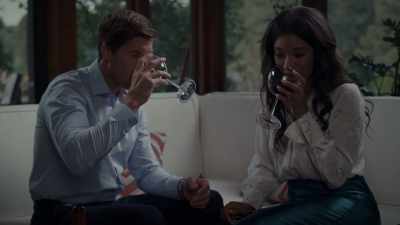 - Fantastic.
- [chuckles] - A Date with Deception