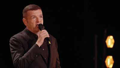 "Far too early to suggest
an Irish bar, Kev, - Kevin Bridges: The Overdue Catch-Up