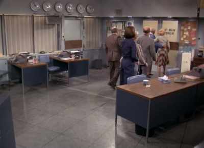 - ♪ Farewell Leicester Square ♪
- ♪ Farewell Leicester Square ♪ - Being Mary Tyler Moore