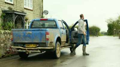 Farmer Tom has finished his work
and is back at the farmhouse. - Tractor Ted