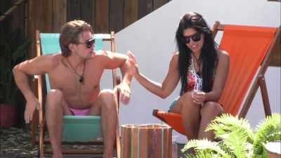 (FARTS) - Love Island