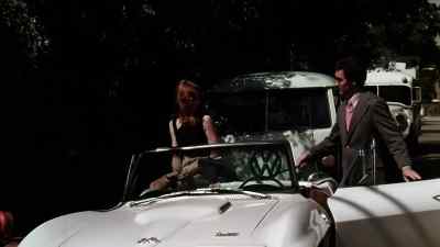 - Fasten your seat belt.
- Where are we going? - The Gore Gore Girls