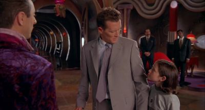 Faster. Pull him up. - Spy Kids