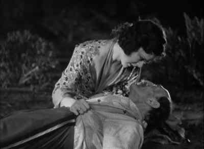 Father, Father, tell me what happened. - Son of Kong