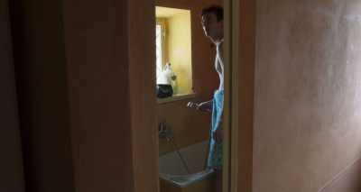 (faucet creaking) - Made in Italy