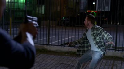 FBI! Don't move. - Criminal Minds