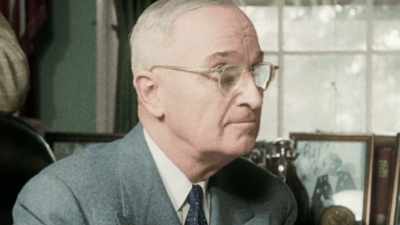 FEARING ALL-OUT NUCLEAR WAR
WITH THE SOVIETS, - America in Color