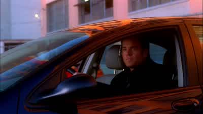 Federal agent, drop the weapon! - NCIS