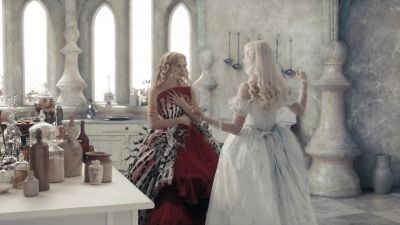 - Feel better?
- Much, thank you. - Alice in Wonderland