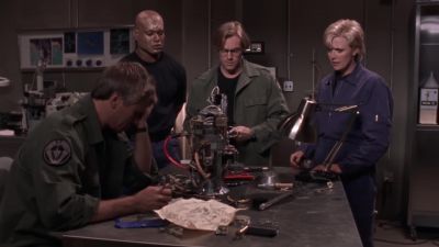 - Feel better?
- Much. Thanks. - Stargate SG-1