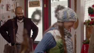 Feel free to look around
while I get you your bow. - Toying with the Holidays