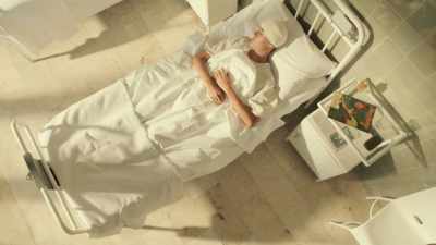 - Feel this?
- Yeah. God, that hurts. - Catch-22