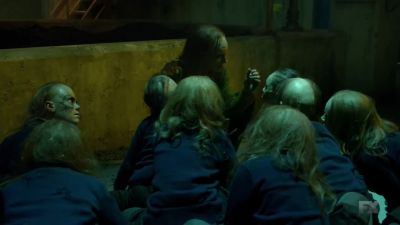 - (Feeler cooing)
- (Kelly sniffing) - The Strain