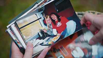 FELICIA: This is‐‐okay,
this makes me very happy. - Framing Britney Spears