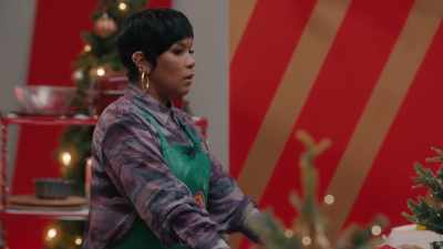 -[Felix] Mmm, very, very nice.
-Thank you. - The Great Holiday Bake War