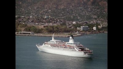 Female announcer:
Buenos dias, and welcome - The Love Boat