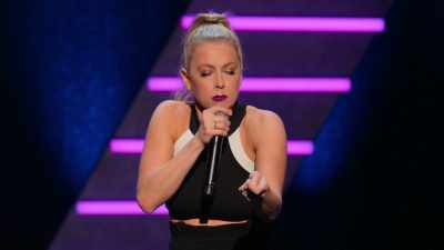 "Female comic makes
scathing social commentary - Iliza Shlesinger: Unveiled