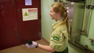 -FEMALE VOICE: Copy, opening yard door.
-(DOOR OPENS) - Magic of Disney's Animal Kingdom