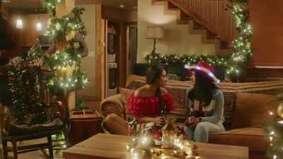  [festive music playing] - Mistletoe in Montana