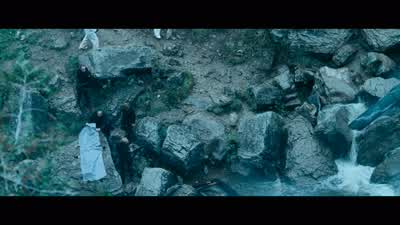 Fetch the medicaI team. - Resident Evil: Apocalypse