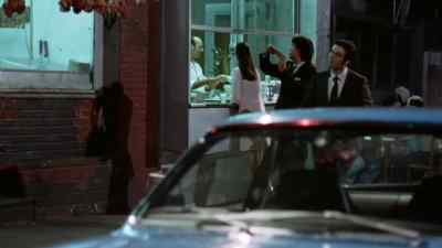 -Fifty cents, sir.
-Here, I'll pay. - The Gang That Couldn't Shoot Straight