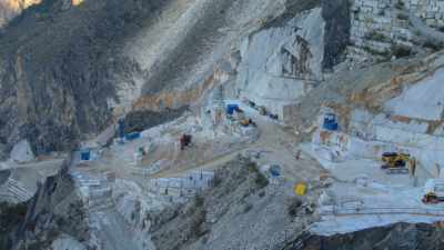 FIGAIA: The marble
that we excavate this morning - Europe From Above